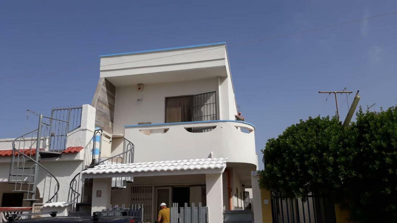 Villino Celeste Fronte Spiaggia Torre Lapillo Eksteriør billede