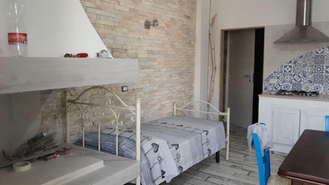 Villino Celeste Fronte Spiaggia Torre Lapillo Eksteriør billede